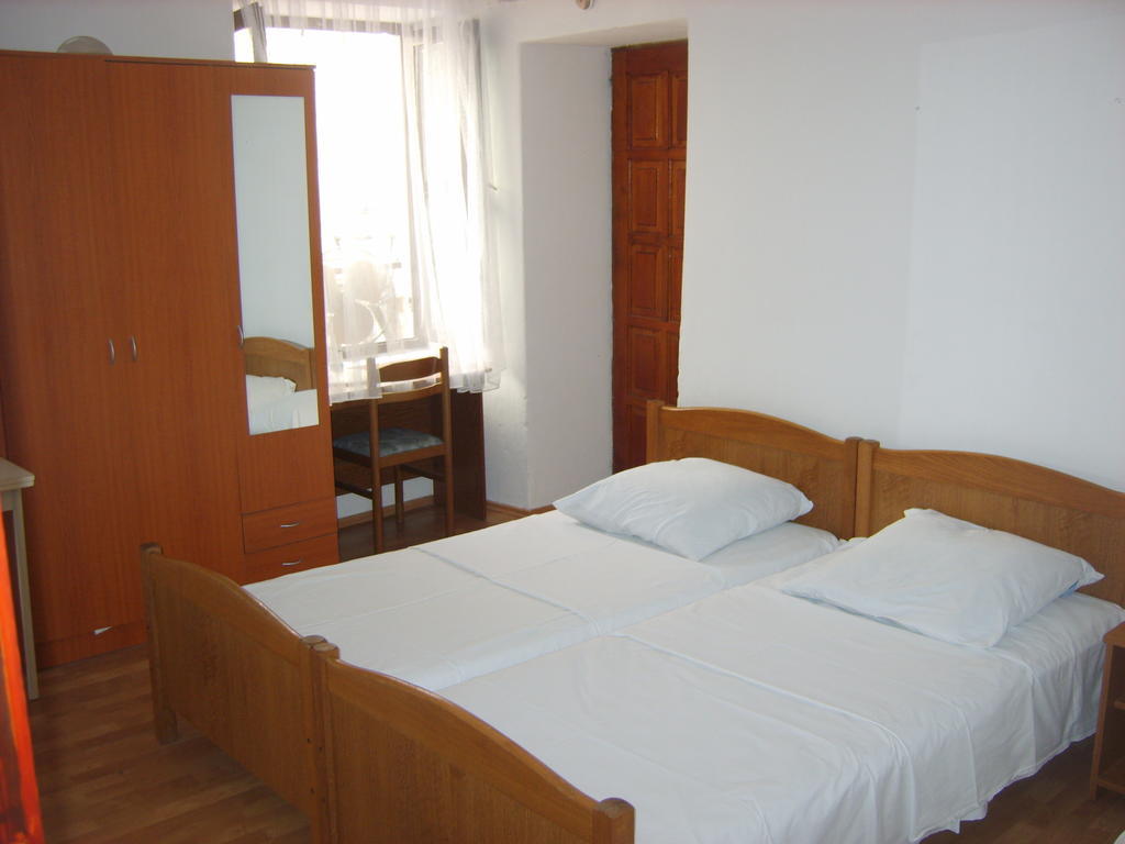 Rooms Roso تروغير الغرفة الصورة