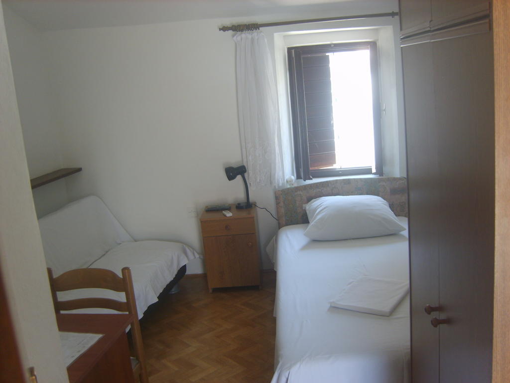 Rooms Roso تروغير الغرفة الصورة