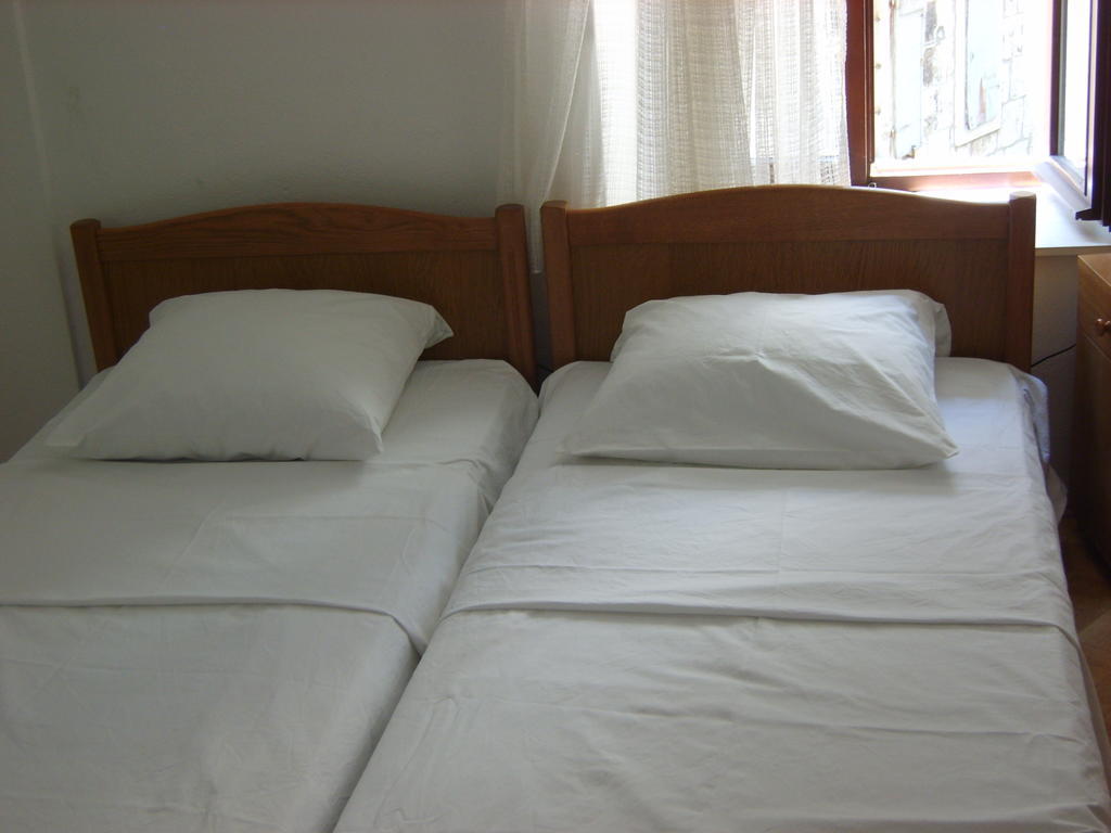 Rooms Roso تروغير الغرفة الصورة